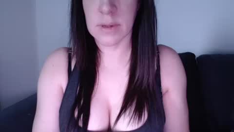 zoibee online show from February 12, 7:55 am