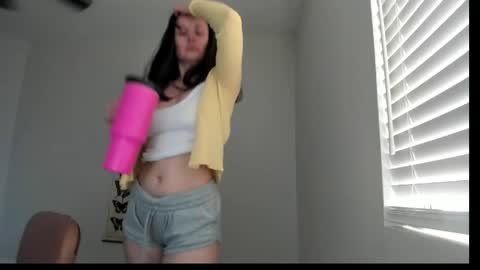 Zoie online show from April 7, 9:37 pm