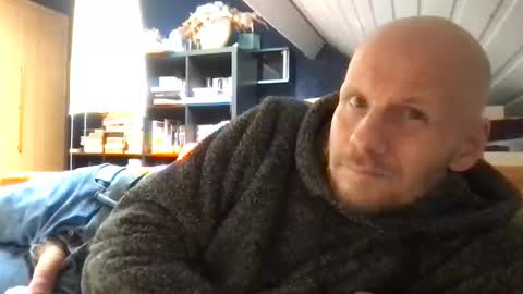 zolexthomas online show from October 10, 1:32 pm