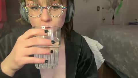 rebecca buckler online show from January 15, 8:48 pm