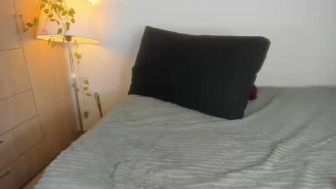 Snapshot of zoooe_1 chatting on October 1, 12:33 pm zooe online show from October 1, 12:33 pm