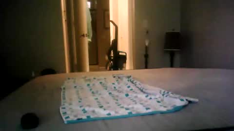 zooroxxx101 online show from April 19, 6:10 pm