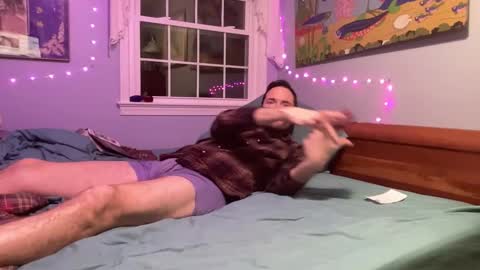 Snapshot of zorakload chatting on December 16, 1:32 am Jesse online show from December 16, 1:32 am