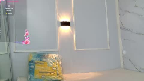 Violeta online show from April 14, 12:00 pm