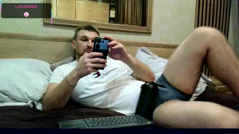 ztigrousz online show from December 17, 4:02 pm