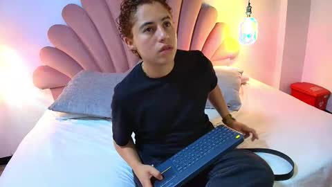 Zukulan online show from November 9, 4:55 am