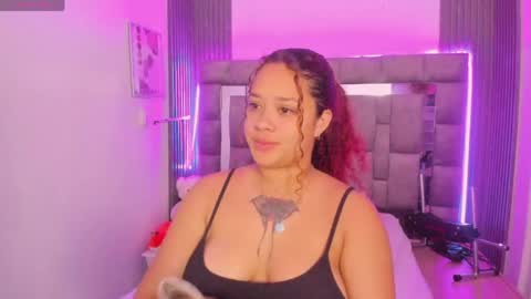 Zuly  online show from April 20, 12:30 pm