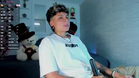 Snapshot of zuryramirez_ chatting on September 10, 8:09 pm Zury Ramirez online show from September 10, 8:09 pm