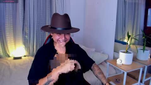 Zury Ramirez online show from April 18, 10:32 pm