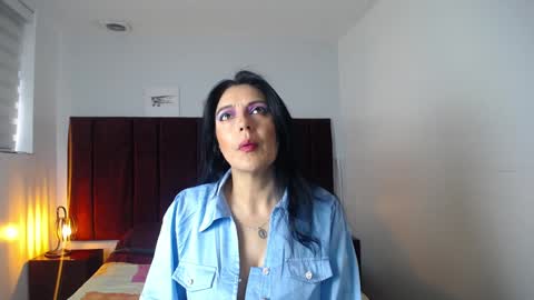 Snapshot of zuzana21 chatting on December 6, 12:49 pm Zuzana21 online show from December 6, 12:49 pm