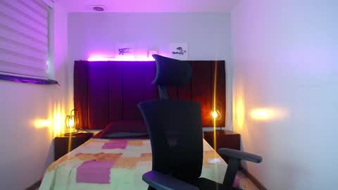Snapshot of zuzana21 chatting on December 17, 4:53 pm Zuzana21 online show from December 17, 4:53 pm
