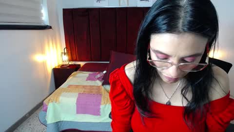 Snapshot of zuzana21 chatting on December 18, 5:21 pm Zuzana21 online show from December 18, 5:21 pm