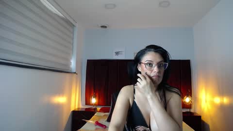 Snapshot of zuzana21 chatting on December 19, 5:08 pm Zuzana21 online show from December 19, 5:08 pm