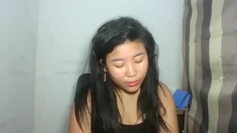 Snapshot of zyeii chatting on October 28, 9:17 pm sweet lylia online show from October 28, 9:17 pm