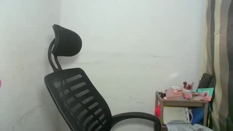 Snapshot of zyeii chatting on October 31, 7:26 pm sweet lylia online show from October 31, 7:26 pm