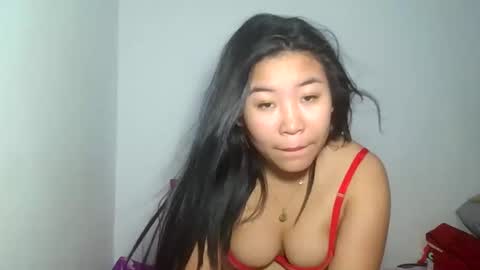 Snapshot of zyeii chatting on December 15, 7:34 am sweet lylia online show from December 15, 7:34 am