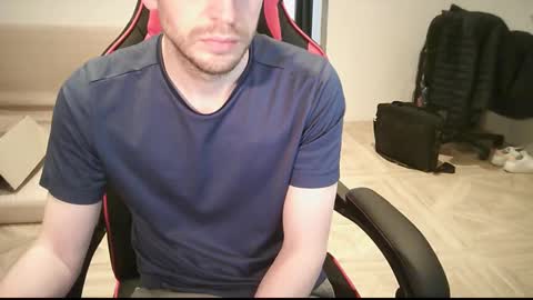 Snapshot of zyriosben chatting on February 18, 10:27 am zyriosben online show from February 18, 10:27 am