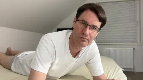 Snapshot of zzz123_cam chatting on April 13, 3:17 pm zzz123_cam online show from April 13, 3:17 pm