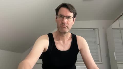 Snapshot of zzz123_cam chatting on April 19, 3:11 pm zzz123_cam online show from April 19, 3:11 pm