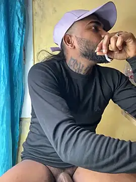 Snapshot of IviedWaster chatting on February 6, 12:54 am IviedWaster online show from February 6, 12:54 am