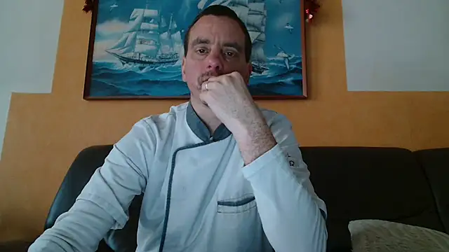 Snapshot of cloupefun chatting on December 16, 8:20 am cloupefun online show from December 16, 8:20 am