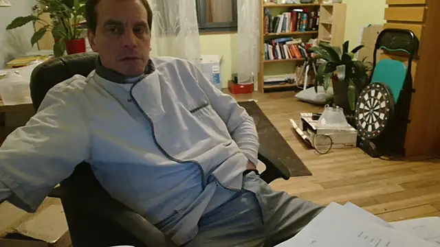 Snapshot of cloupefun chatting on January 17, 5:53 am cloupefun online show from January 17, 5:53 am