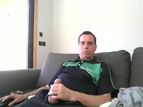 Snapshot of cloupefun chatting on March 18, 10:03 am cloupefun online show from March 18, 10:03 am