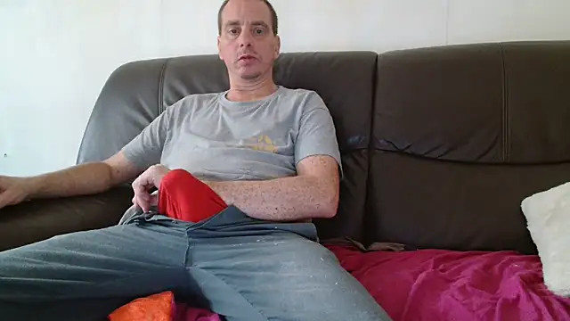 Snapshot of cloupefun chatting on September 23, 11:57 am cloupefun online show from September 23, 11:57 am