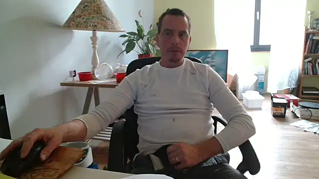 Snapshot of cloupefun chatting on September 27, 6:18 am cloupefun online show from September 27, 6:18 am
