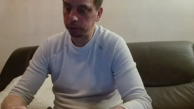 Snapshot of cloupefun chatting on October 24, 6:21 am cloupefun online show from October 24, 6:21 am