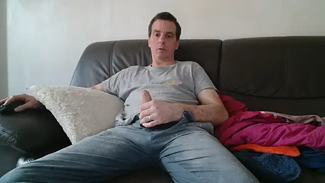 Snapshot of cloupefun chatting on November 13, 7:51 am cloupefun online show from November 13, 7:51 am