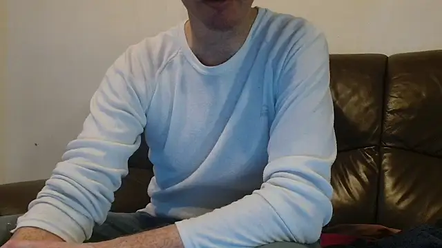 Snapshot of cloupefun chatting on November 18, 7:24 am cloupefun online show from November 18, 7:24 am