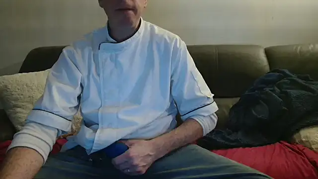 Snapshot of cloupefun chatting on December 2, 7:36 am cloupefun online show from December 2, 7:36 am