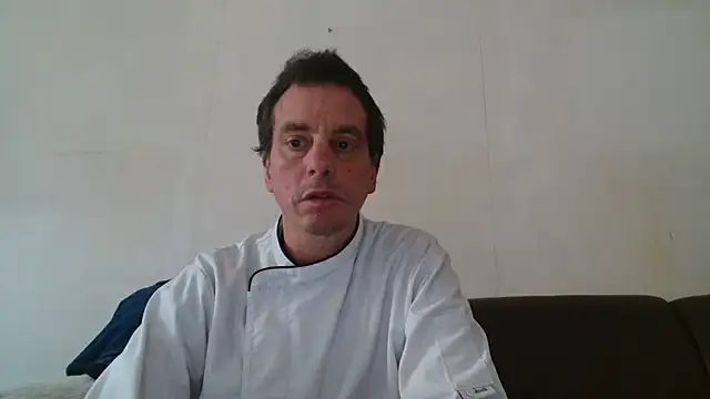 Snapshot of cloupefun chatting on December 5, 9:40 am cloupefun online show from December 5, 9:40 am