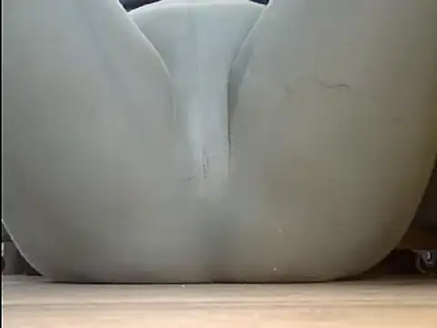 Snapshot of Squirtlady38 chatting on February 17, 1:32 pm Squirtlady38 online show from February 17, 1:32 pm