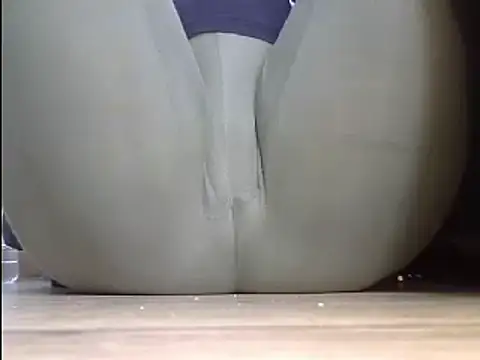 Snapshot of Squirtlady38 chatting on March 6, 2:29 pm Squirtlady38 online show from March 6, 2:29 pm