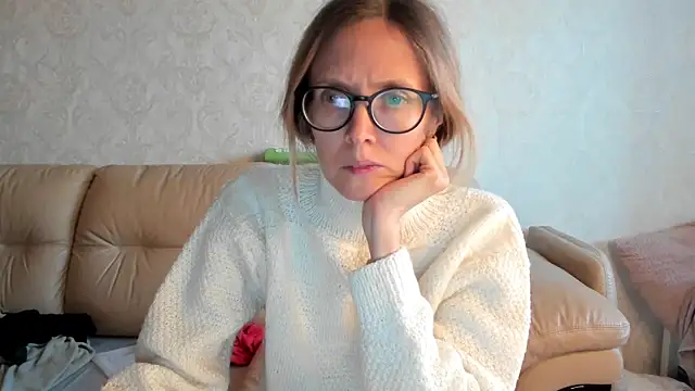 Snapshot of angelmommu chatting on March 1, 2:55 pm angelmommu online show from March 1, 2:55 pm