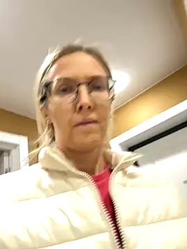 Snapshot of angelmommu chatting on November 1, 4:42 pm angelmommu online show from November 1, 4:42 pm