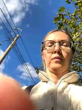 Snapshot of angelmommu chatting on November 2, 11:56 am angelmommu online show from November 2, 11:56 am