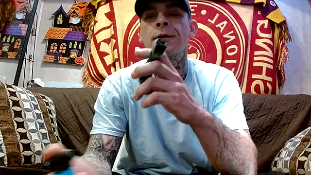 Snapshot of DADDY_KANE8--- chatting on February 3, 8:13 pm DADDY KANE8--- online show from February 3, 8:13 pm