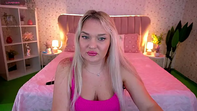 MissyMartinez online show from March 5, 9:05 am