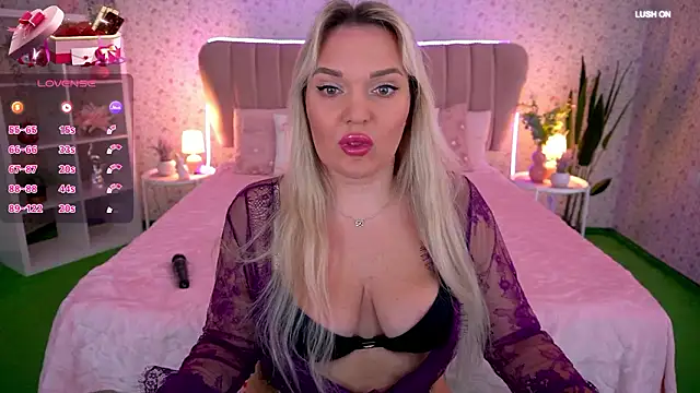 MissyMartinez online show from March 21, 11:15 am