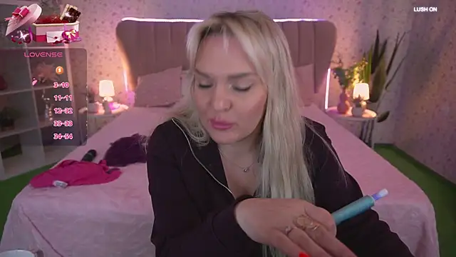 MissyMartinez online show from April 3, 2:37 pm