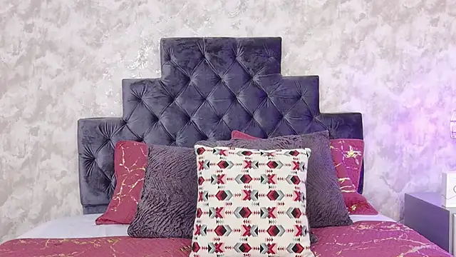 Snapshot of elizabeth_coleman chatting on December 20, 1:18 pm elizabeth coleman online show from December 20, 1:18 pm