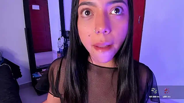 Snapshot of little_kayla_ chatting on December 3, 4:25 am little kayla online show from December 3, 4:25 am