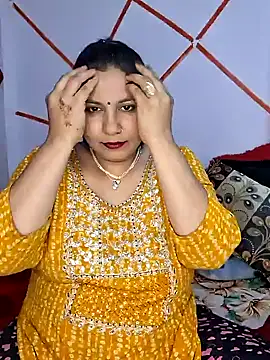 MOM-SUN-COUPLE online show from January 10, 3:27 pm