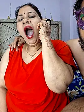 MOM-SUN-COUPLE online show from February 14, 5:25 pm