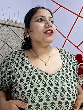 MOM-SUN-COUPLE online show from February 26, 4:56 pm