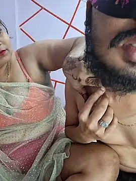 MOM-SUN-COUPLE online show from March 6, 5:00 pm