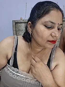 MOM-SUN-COUPLE online show from March 15, 5:04 pm